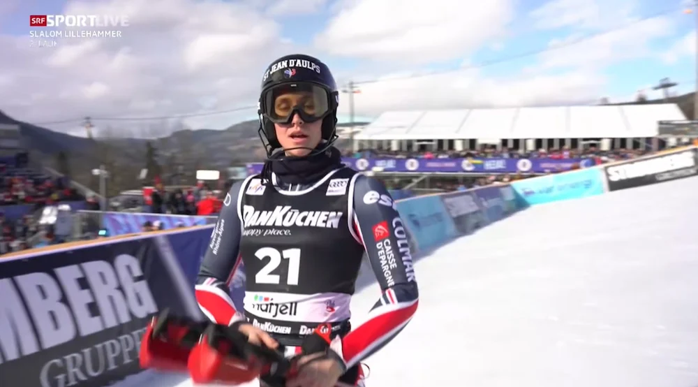 Shiffrin leads Hafjell slalom, nears overall World Cup