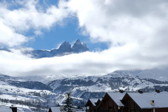Montain under snow