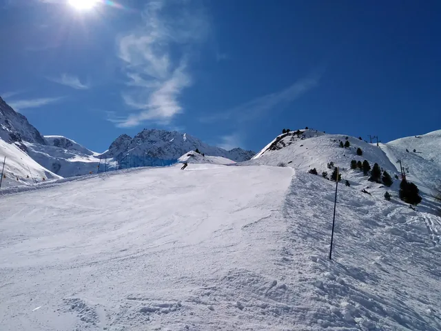Arolla: горы в солнечный день