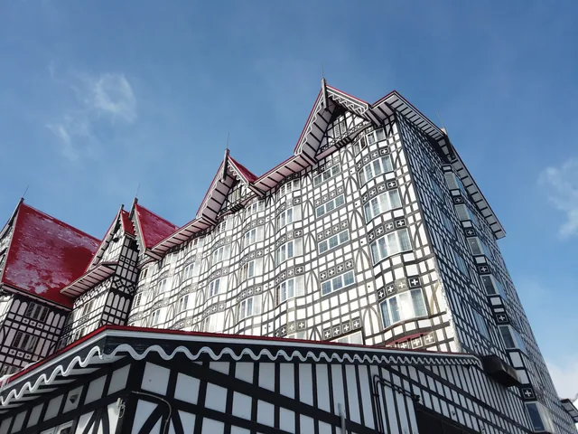 Hakuba Cortina