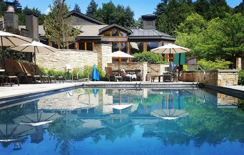 Topnotch Resort