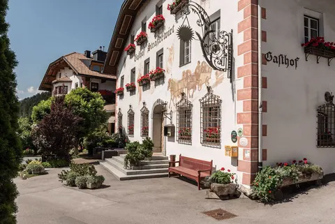 Strasserwirt - Ansitz zu Tirol