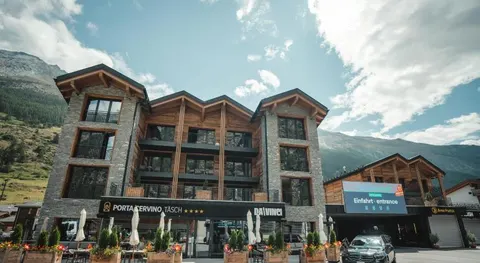 Hotel Porta Cervino - Parking & Dining
