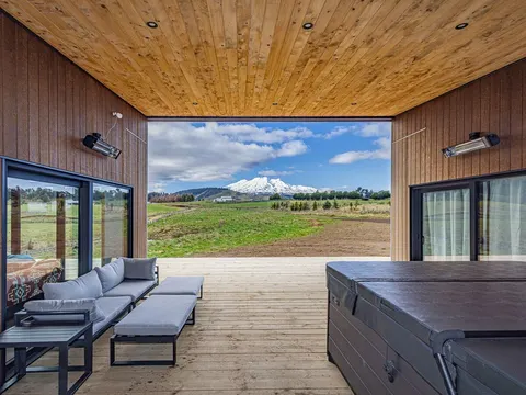 Taylors Alpine Retreat | Spa Pool, Games + Views