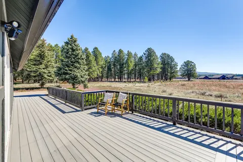 6 Mi to Arizona Snowbowl: Forest-view Sanctuary!