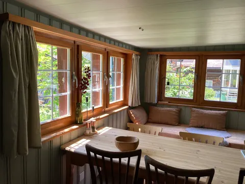 Chalet w. glacier view close to nature & station