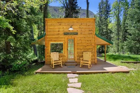 Riverside Maroon Bells T-Lazy Cabin | River's Edge