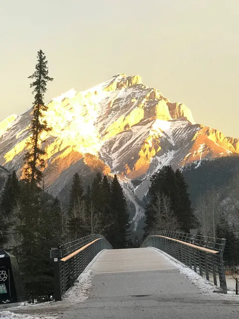 Banff’s Best Getaway- Rundle View Laneway House