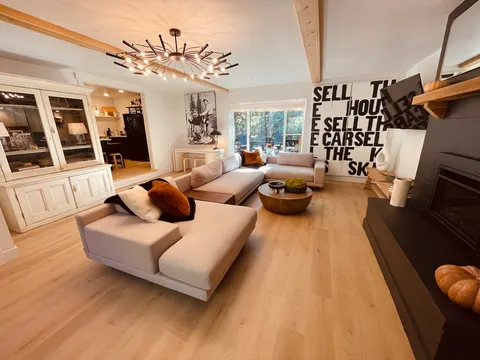 Fully Renovated Luxury Brighton Cabin w/ Hot Tub