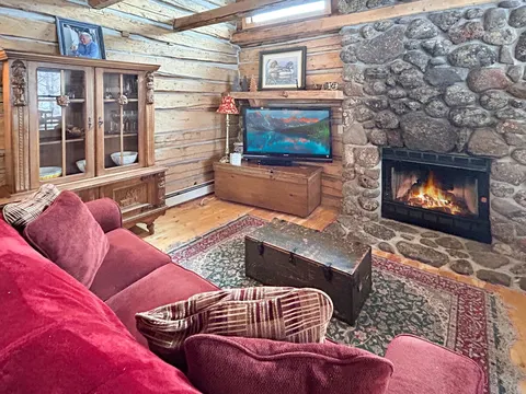 Timeless Mesa Hideaway Creekside Cabin