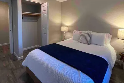Ski in/out Reno'd 1 BR corner condo.