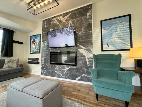 Cozy Wildflower Condo Sleeps 6 Near Schweitzer