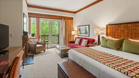 Lux Alpine Studio Spruce Peak | 1234