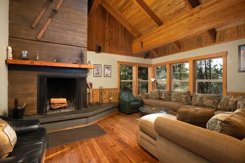 Mountain Cabin, Hot Tub, Home Theater