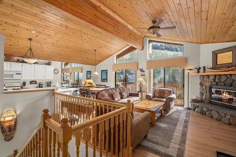 Large Lake View Condo