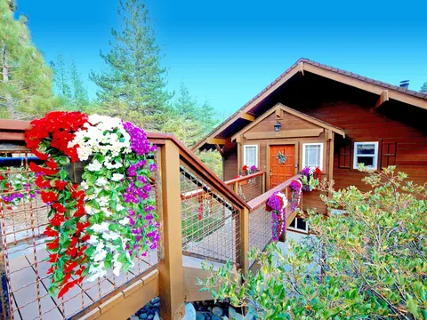 Lake Tahoe *5-Star* Retreat with Hot Tub & Sauna
