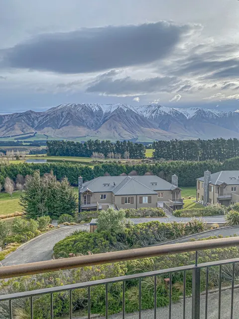 Mt Hutt Retreat: Where Nature Meets Luxury!