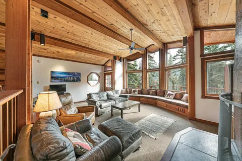 Sherwood Chalet - Hot Tub, Minutes to Lake Tahoe