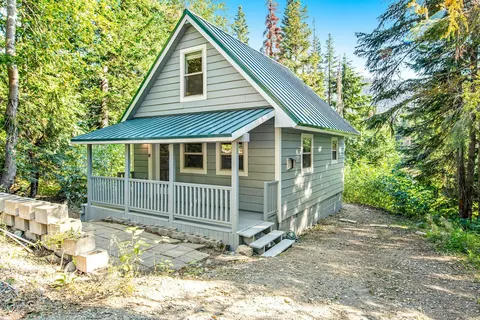 Dog-friendly, mountainview 1BR- walk to skiing