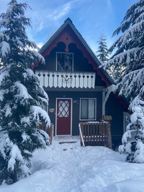 GINGERBREAD SKI CABIN