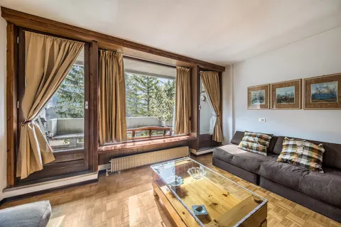 Apt with a View of the Valley