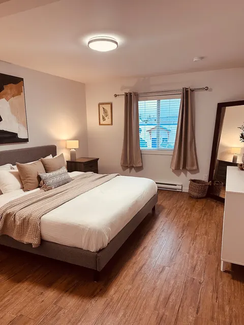 Mainerz- 2 bedroom King & Queen Suite #204