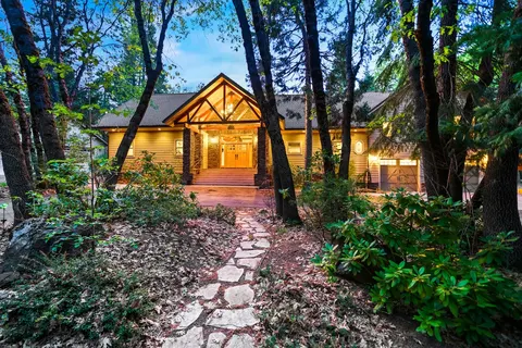Quail Oaks Lodge