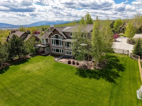Luxury Missoula Friends And Family Home
