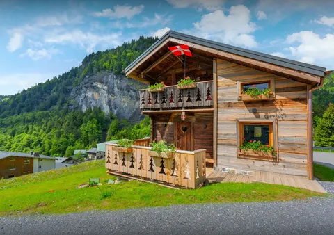 Family-friendly chalet with garden, sauna & terrace | Good for workation