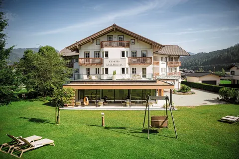 Crystls Aparthotel