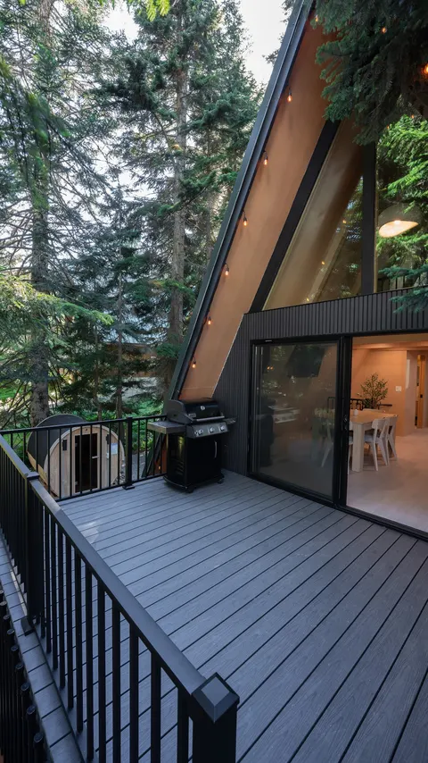 Cozy A-Frame Cabin with Sauna • Walk to Ski Lifts