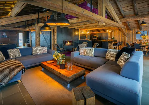 Mountain stay 15p with hot tub