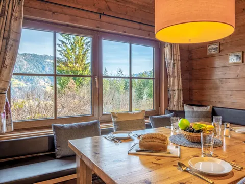 Independent chalet with panoramic forest view