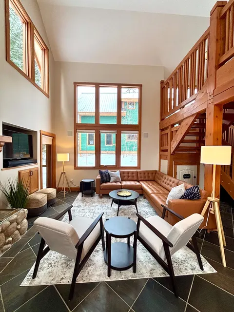 Purcell Woods Chalet - Sleeps 12