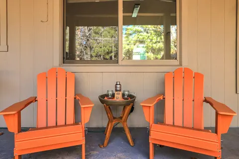 Steller’s Jay Getaway - Pet Friendly City of SLT