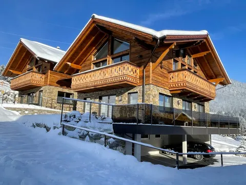 Gemstone Holiday Lodge
