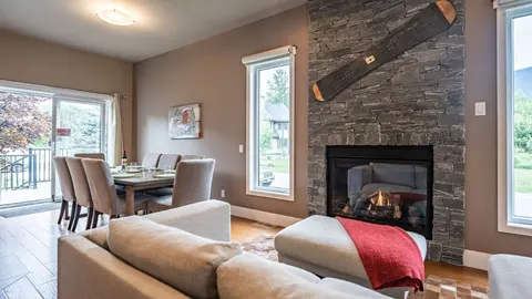 Beautiful Arrow Heights Home with Private Hot Tub