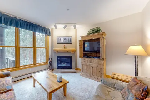 1BR Valleyview | Balcony | Pool |