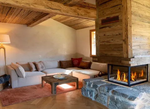 Chalet Annabelle with fireplace, hot tub and sauna