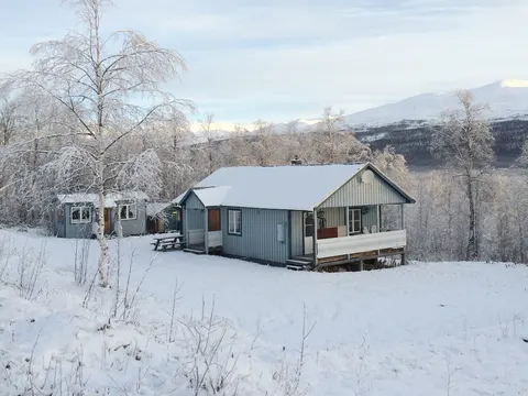 Cozy cabin in the mountains