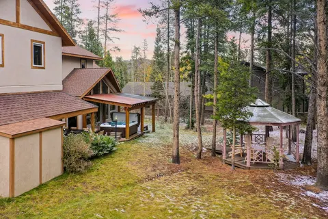 Sleeps 20! Ski Retreat mins to Main St w/ Hot Tub