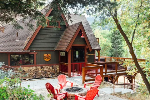 Ski Retreat- Hot Tub- Family Friendly-The Refugio