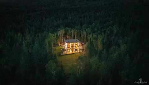 TEPEE Chalet, Spa Sauna Billiards Fireplace & Nature