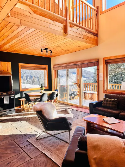 Apex Mountain • Hot Tub • Sleeps 9