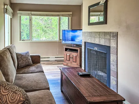 2 BDRM | Toby Creek Lodge | Great Location