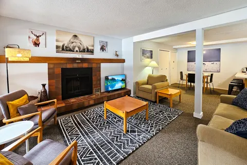 Beautiful one BR Horsethief Lodge