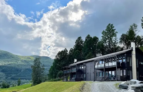 Mountain idyll in Myrkdalen Vest