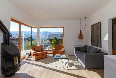Beautiful designer house in Alp (ALP III)