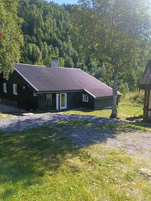 Charming cabin in the amazing Oppheimsdalen