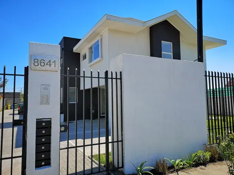 F4.0 House, garden Metro/EstadioBicentenario/Dávila